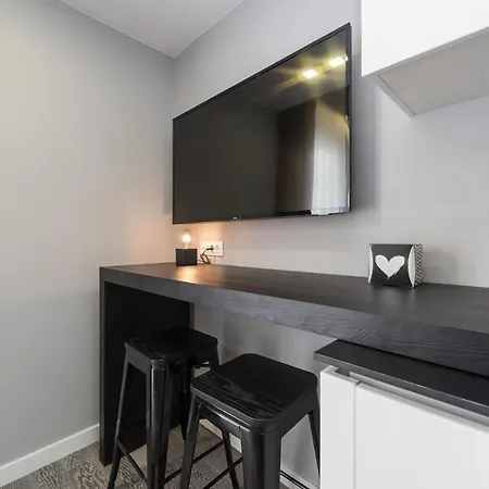 Artis Appartement *